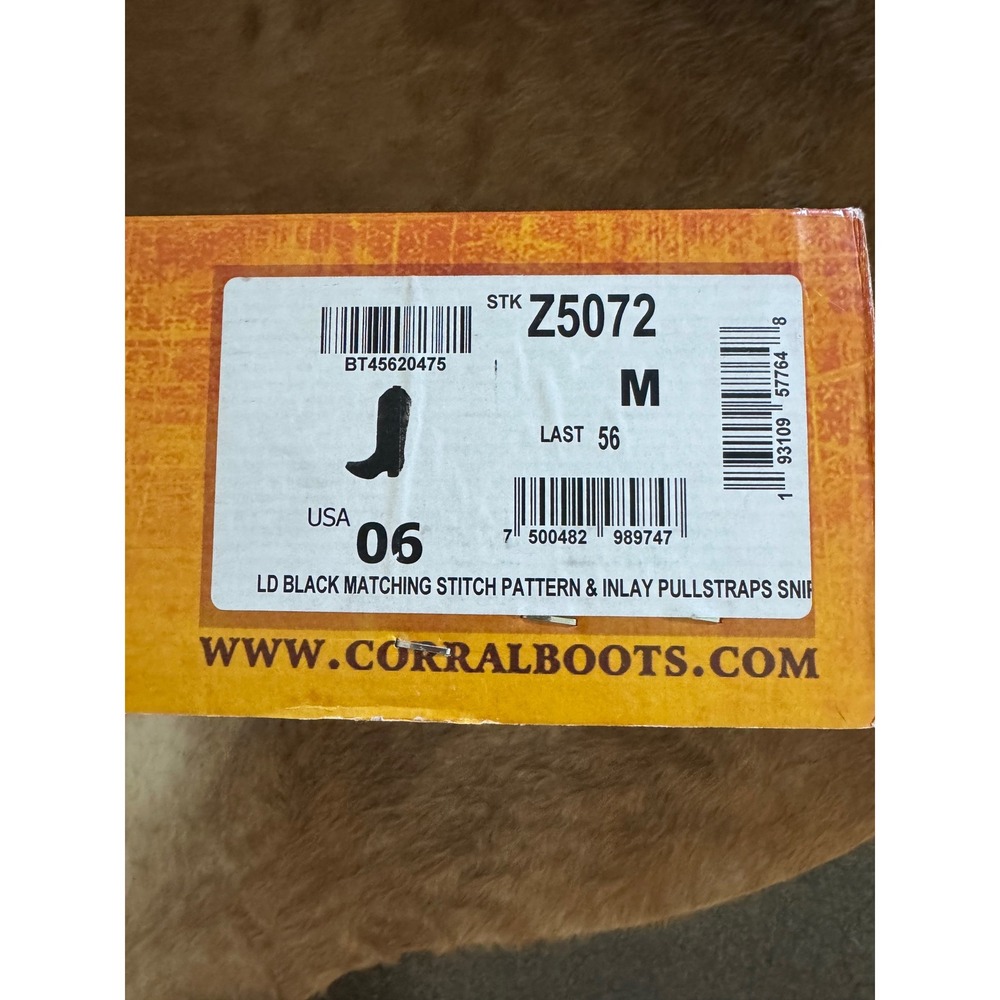 Corral Snip toe black stitching on black leather western boots - Picture 8 of 8